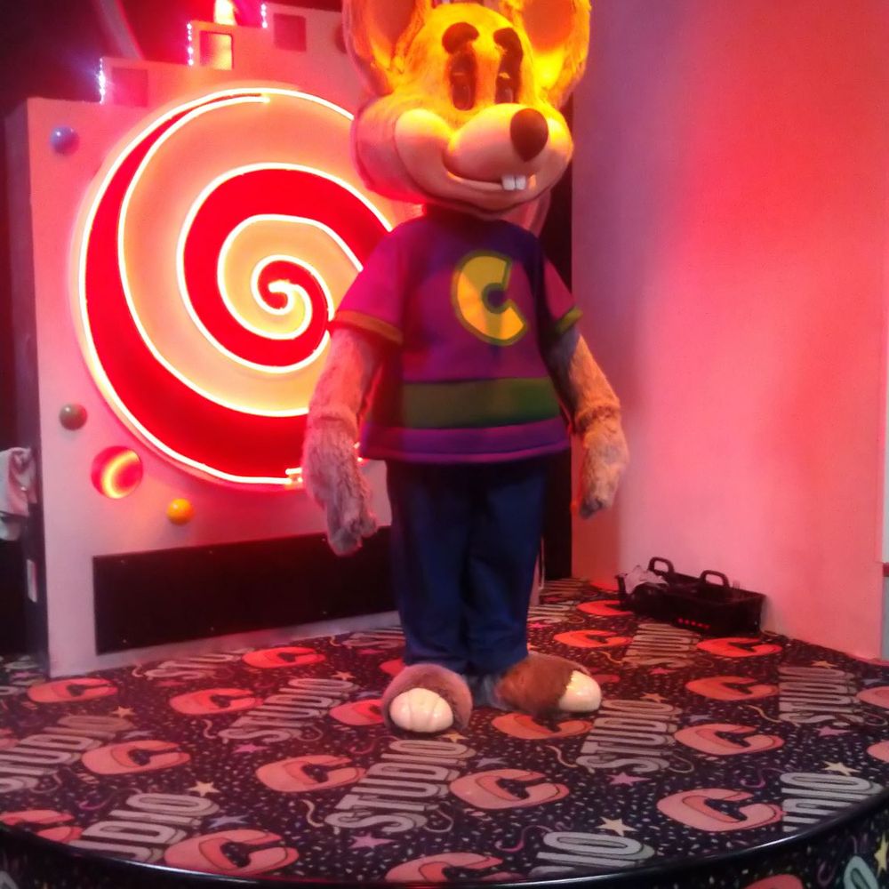 Chuck E. Cheese - Chuck E. Animatronic, wish they had the whole band still. - Pizza Near Me - Dublin, Ohio Chuck E. Cheese - Chuck E. Animatronic, wish they had the whole band still. - Pizza Near Me - Dublin, Ohio