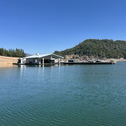 Shasta Lakeshore Retreat