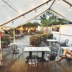 Stanley's Pub - Outdoor patio
