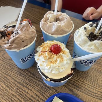 Fosters Freeze - Cookie dough and Oreo Twister. Worms and Dirt, Chocolate sundae. - Ice Cream & Frozen Yogurt Near Me - Santa Paula, California Fosters Freeze - Cookie dough and Oreo Twister. Worms and Dirt, Chocolate sundae. - Ice Cream & Frozen Yogurt Near Me - Santa Paula, California