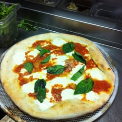 Nonno's Pizzeria - Fresh Margarita Pizza