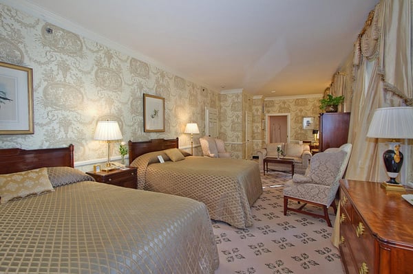 Williamsburg Inn, an official Colonial Williamsburg Hotel by null