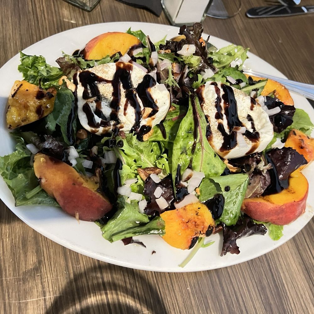 Buratta grilled peaches salad