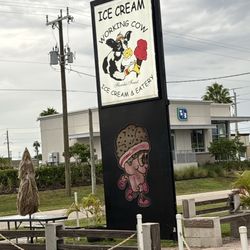 Working Cow Ice Cream & Eatery - Cutest ice Cream place!
