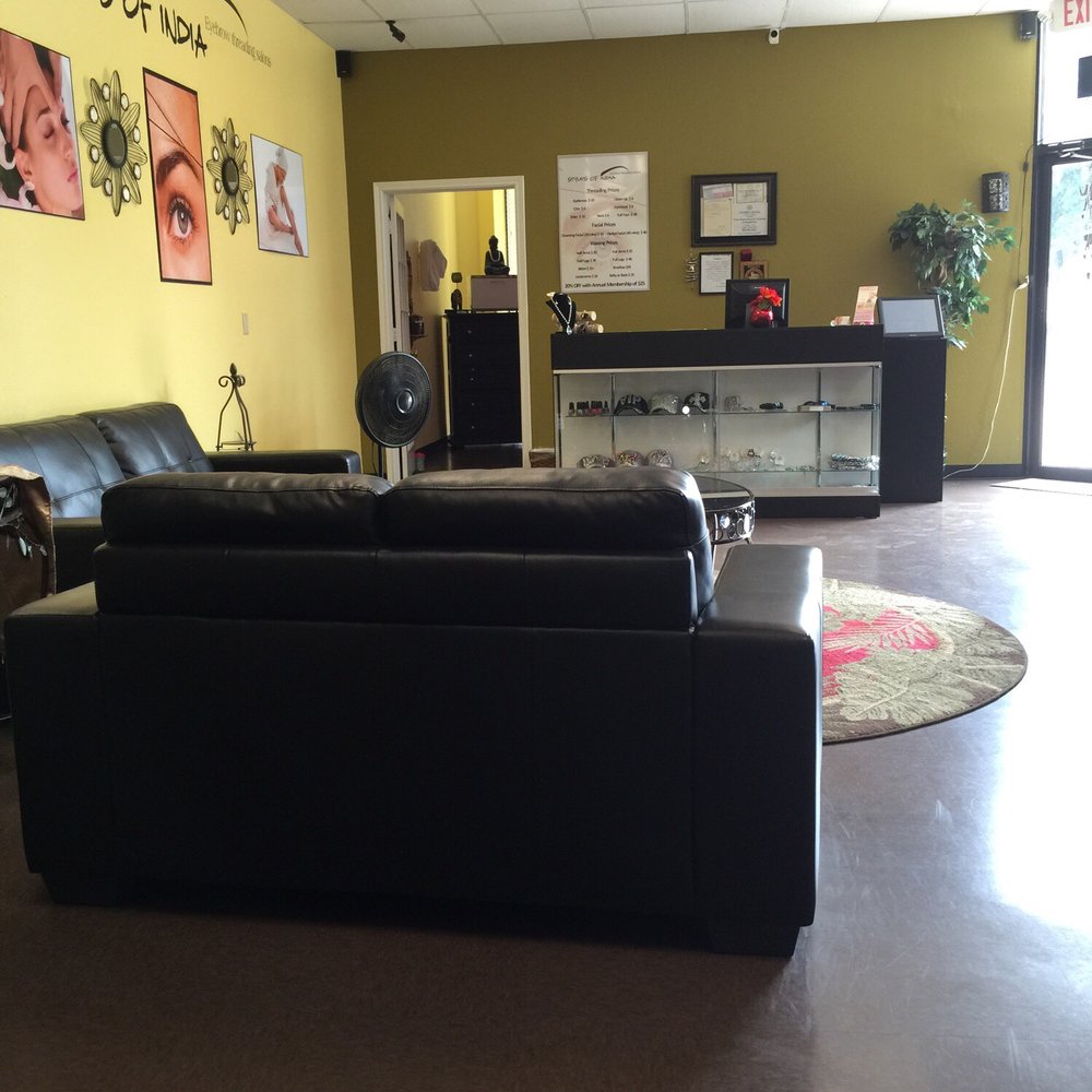 SOI Brow Threading - Inside waiting area of old location - Waxing Near Me - Grand Prairie, Texas