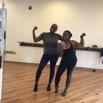 allongée - Barre Classes Near Me - Philadelphia, Pennsylvania