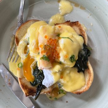 Herringbone Waikiki - Eggs Benedict! - Seafood Near Me - Honolulu, Hawaii