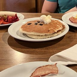 Spare on the blueberries and tecfruit plate. Spare on the blueberries and tecfruit plate.