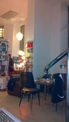 phil - Café, bookshop & bar by null