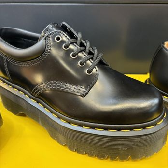 Journeys - Doc Martens - Shoe Stores Near Me - Phoenix, Arizona