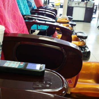 M & M Nail Salon - Towels over the chairs... they didn't look that clean. - Waxing Near Me - Lexington, South Carolina M & M Nail Salon - Towels over the chairs... they didn't look that clean. - Waxing Near Me - Lexington, South Carolina