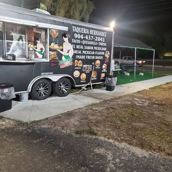 Taquería Chilanga - a taqueria truck parked on the side of the road - Tacos Near Me - Jacksonville, Florida