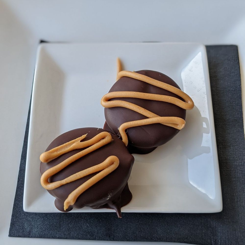 Lakeside Resort - Peanut butter cups - Resorts Near Me - Watkins Glen, New York Lakeside Resort - Peanut butter cups - Resorts Near Me - Watkins Glen, New York