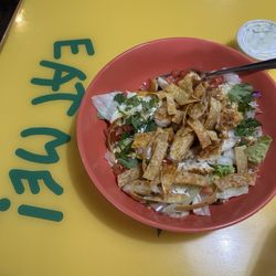 Fuzzy's Taco Shop - Grilled fish salad