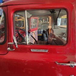 Abril Auto Glass