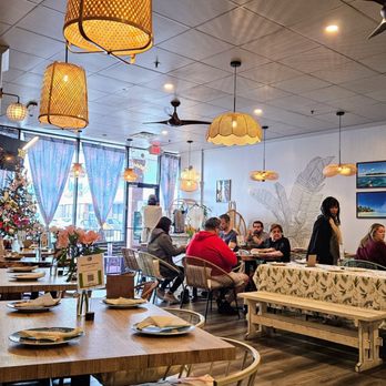 Kamayan Atl - Dining room - Filipino Near Me - Doraville, Georgia