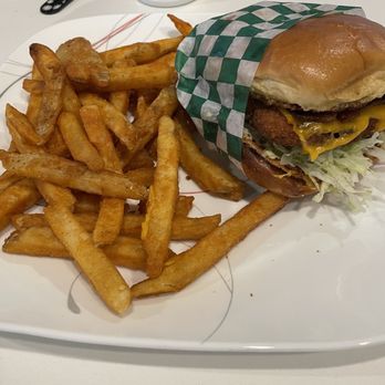 Dada’s Plant Based Burgers & Breakfast - Crispy Chiqen Burger - Vegan Near Me - Seattle, Washington
