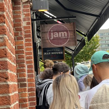 Jam Cafe on Beatty - Expect a lineup. - Breakfast & Brunch Near Me - Vancouver, British Columbia