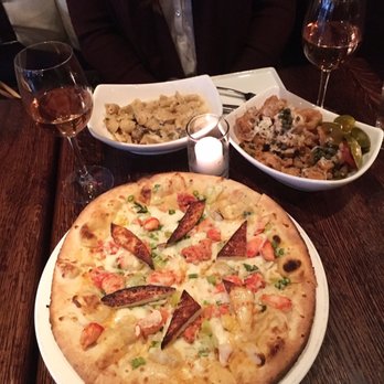 DiWine - Lobster & leek pizza, calamari, truffle mac and cheese, and two glasses of rosé - Wine Bars Near Me - Astoria, New York DiWine - Lobster & leek pizza, calamari, truffle mac and cheese, and two glasses of rosé - Wine Bars Near Me - Astoria, New York