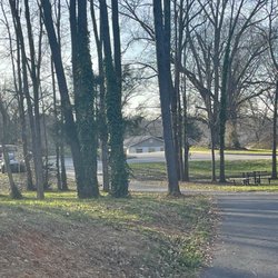 Veterans Memorial Park - Other parking lot on backside - down the path. Not sure how to get to it