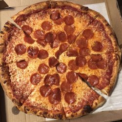 Auggy's Pizza - Medium 16" pepperoni
