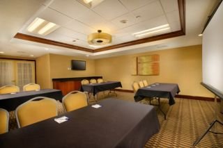Holiday Inn Express & Suites Manassas By IHG