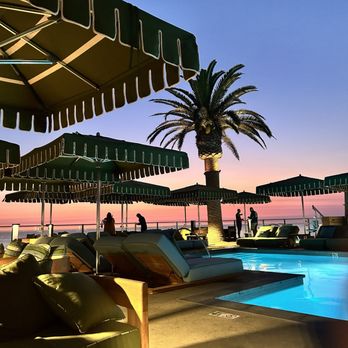 The Rooftop Bar - The view at sunset - Beer Bar Near Me - Oceanside, California The Rooftop Bar - The view at sunset - Beer Bar Near Me - Oceanside, California