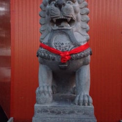La Mandarine - Lion qui accueille à l'entrée principale