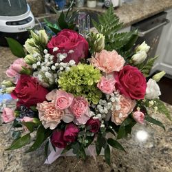 Rozella's Flower Boutique - The beautiful flowers