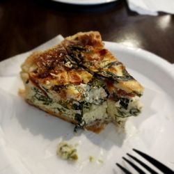 Le Carré Café & Pâtisserie - Egg white, spinach quiche: nice and thick!