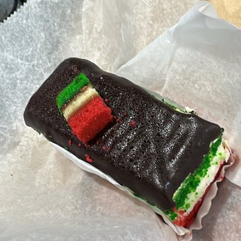 Fortunato Brothers - A fantastic rainbow cookie! - Desserts Near Me - Brooklyn, New York Fortunato Brothers - A fantastic rainbow cookie! - Desserts Near Me - Brooklyn, New York