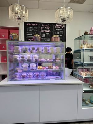 Lil’ Cakes & Creamery by null