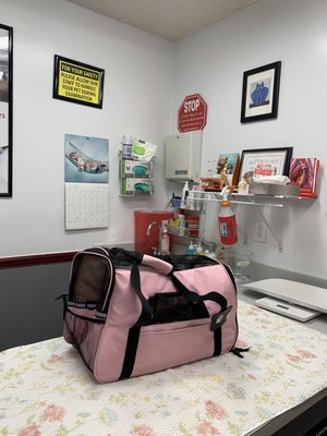 Animal Medical Center & Bird Clinic Of Hollywood by null