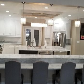 Granite Planet - KITCHEN WITH BAR SEATING - Countertop Installation Near Me - Livonia, Michigan