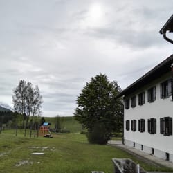 DJH Jugendherberge - Ansicht aus dem Garten