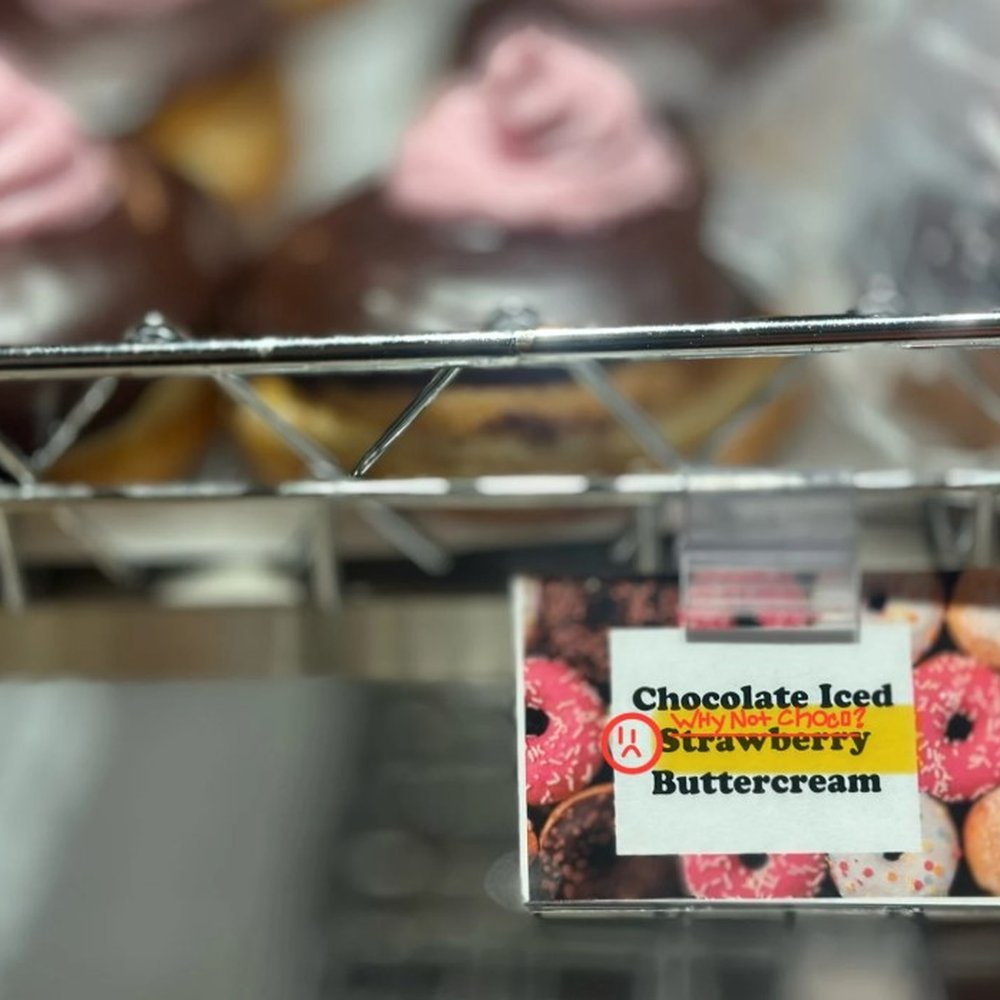 See what I mean?? Strawberry buttercream filling but NEVER chocolate buttercream filling???