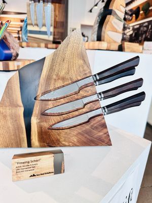 New West Knifeworks & MTN MAN Toy Shop by null