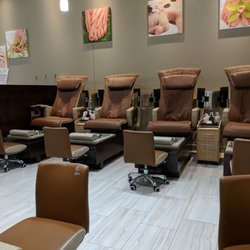 I Spa & Nails - Chairs