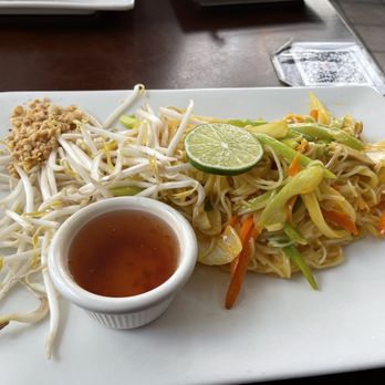 Pho Basil - Pad Thai with Chicken - Vietnamese Near Me - Boston, Massachusetts Pho Basil - Pad Thai with Chicken - Vietnamese Near Me - Boston, Massachusetts