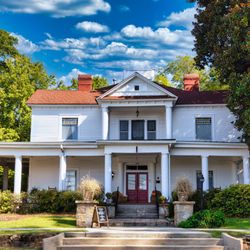 The Veranda Historic Inn - Enjoy a cup of coffee on our wraparound porch!