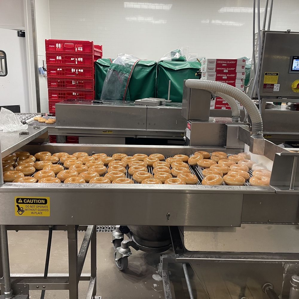 Krispy Kreme - Donuts conveyor! - Coffee & Tea Near Me - Atlanta, Georgia