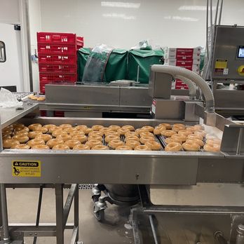 Krispy Kreme - Donuts conveyor! - Coffee & Tea Near Me - Atlanta, Georgia