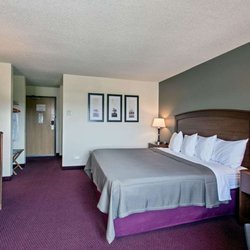 AmericInn by Wyndham Iowa Falls - Guest room