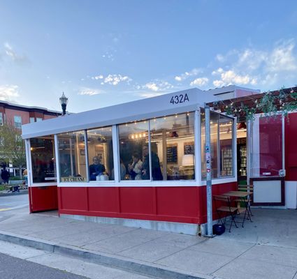 San Francisco’s Hometown Creamery by null
