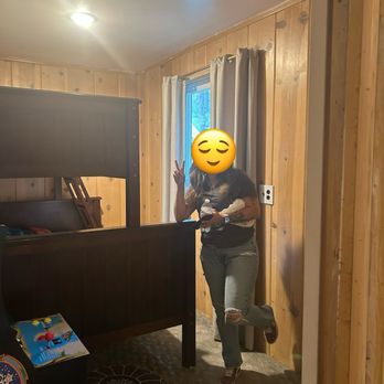 Grand Pine Cabins - Bunkbed room - Hotels Near Me - Wrightwood, California