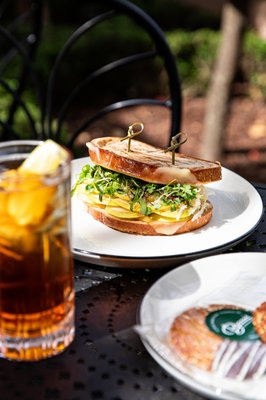 Benne’s by Peninsula Grill by null