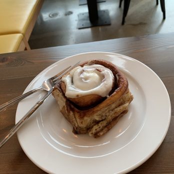 Peaked Pies - Cinnamon bun - Australian Near Me - Burnaby, British Columbia Peaked Pies - Cinnamon bun - Australian Near Me - Burnaby, British Columbia