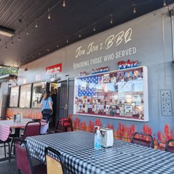 Jon Jon's - Outside dining area