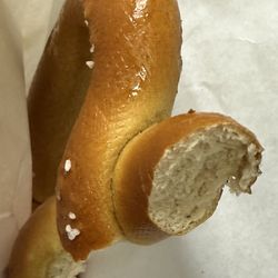 JS Cafe - Very tasty and warm pretzel!