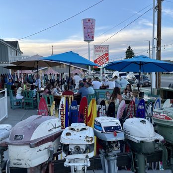Zipz - Definitely a fun ambiance - Hot Dogs Near Me - Garden City, Utah